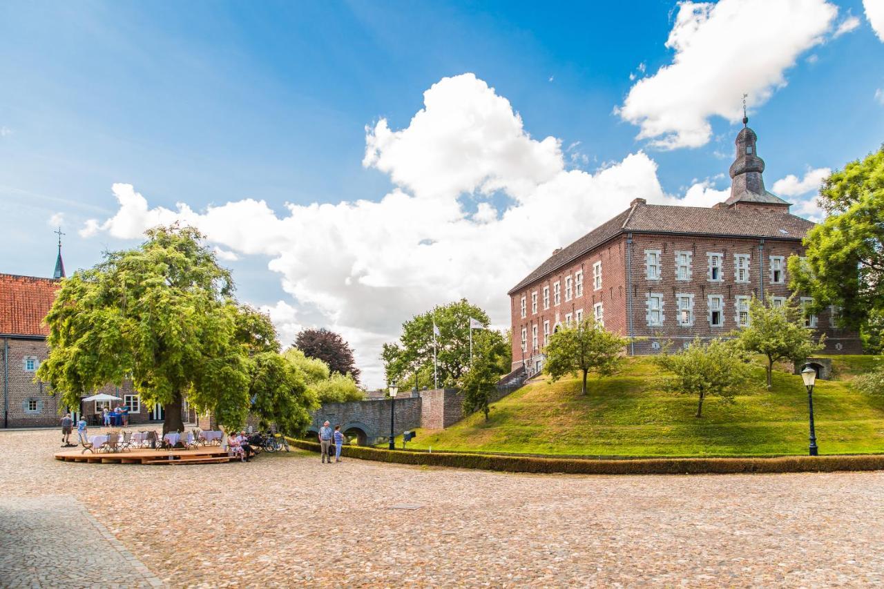 Landgoed Kasteel Limbricht Bed and Breakfast Eksteriør billede
